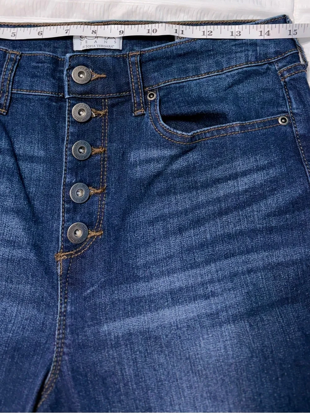 sofia by sofia vergara Jeans in Medium Blue 12 short
